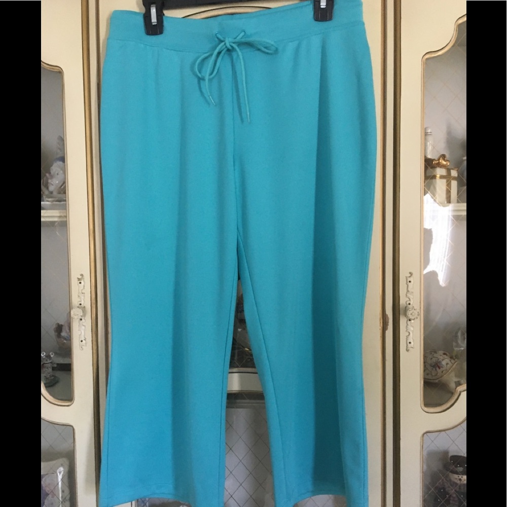 NYL sport great condition cropped pants size M